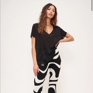 Urban Outfitters Project Social T the original textured V small black